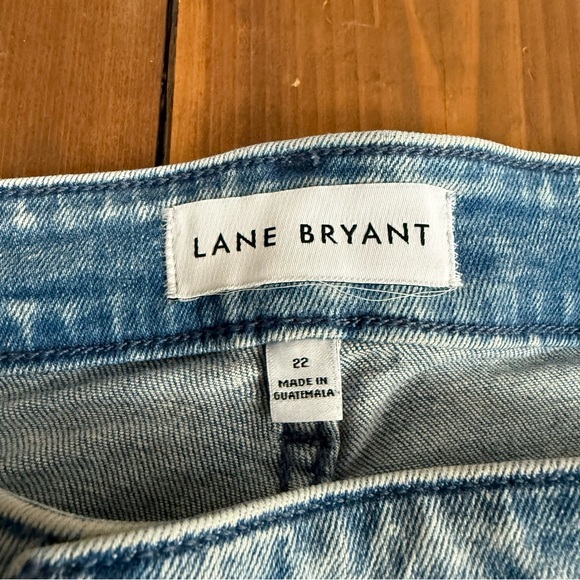Lane Bryant Light Wash Distressed Denim Jean Shorts - Picture 8 of 8